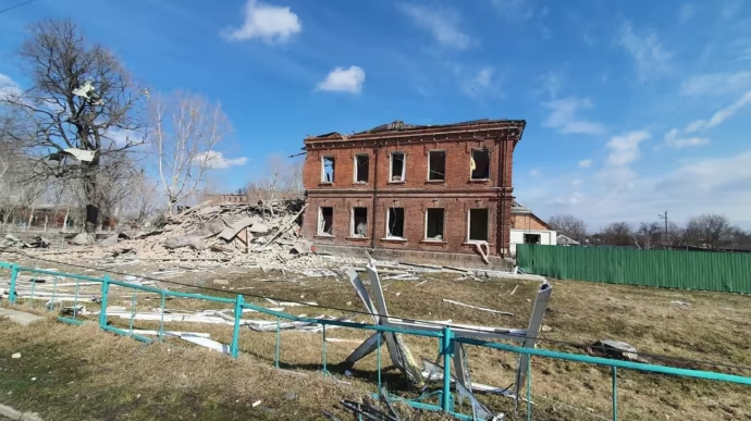Ворог атакував Сумщину дронами, скидав міни