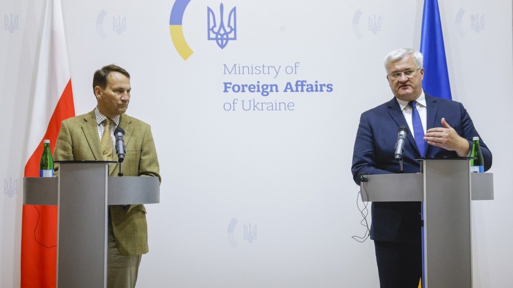 Після вибуху ракети у Польщі Сибіга зателефонував Сікорському. Говорили про захист неба